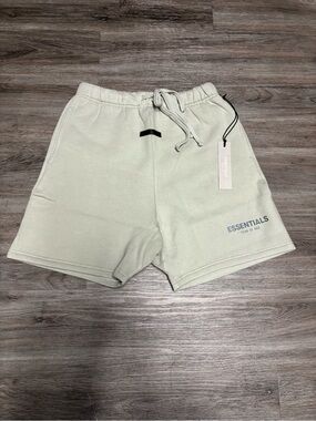Fw21 fear of god essentials Concrete short